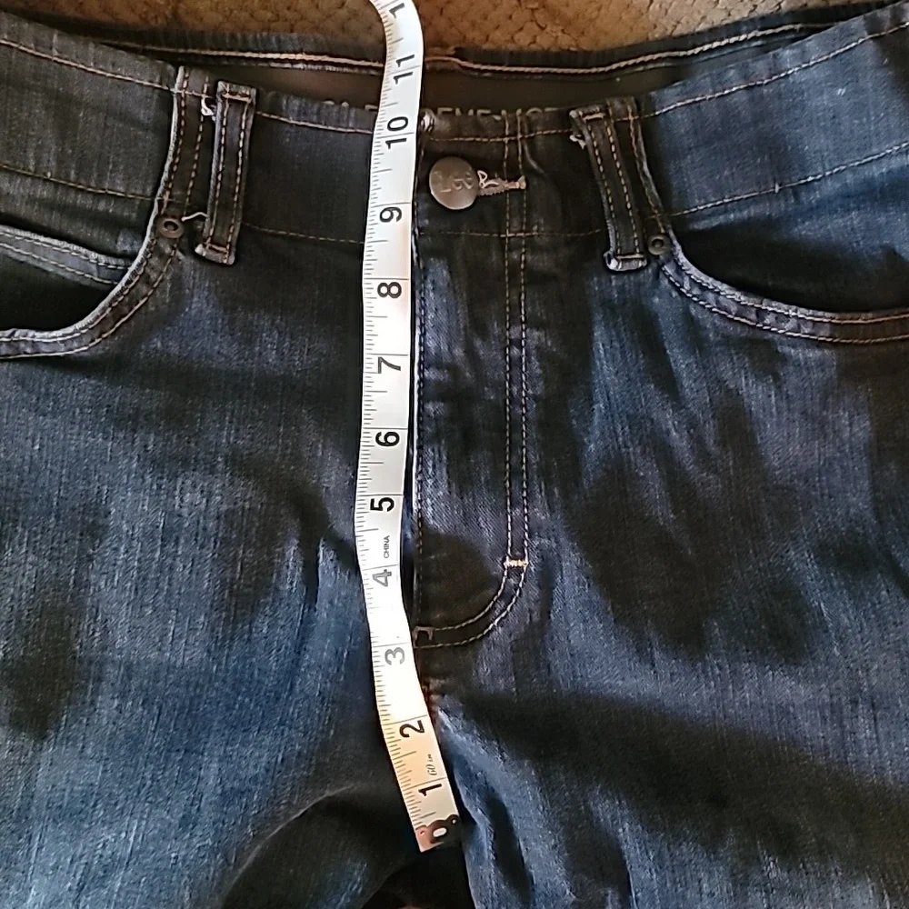 Lee Extreme Motion Athletic Fit Jeans - Picture 6 of 7